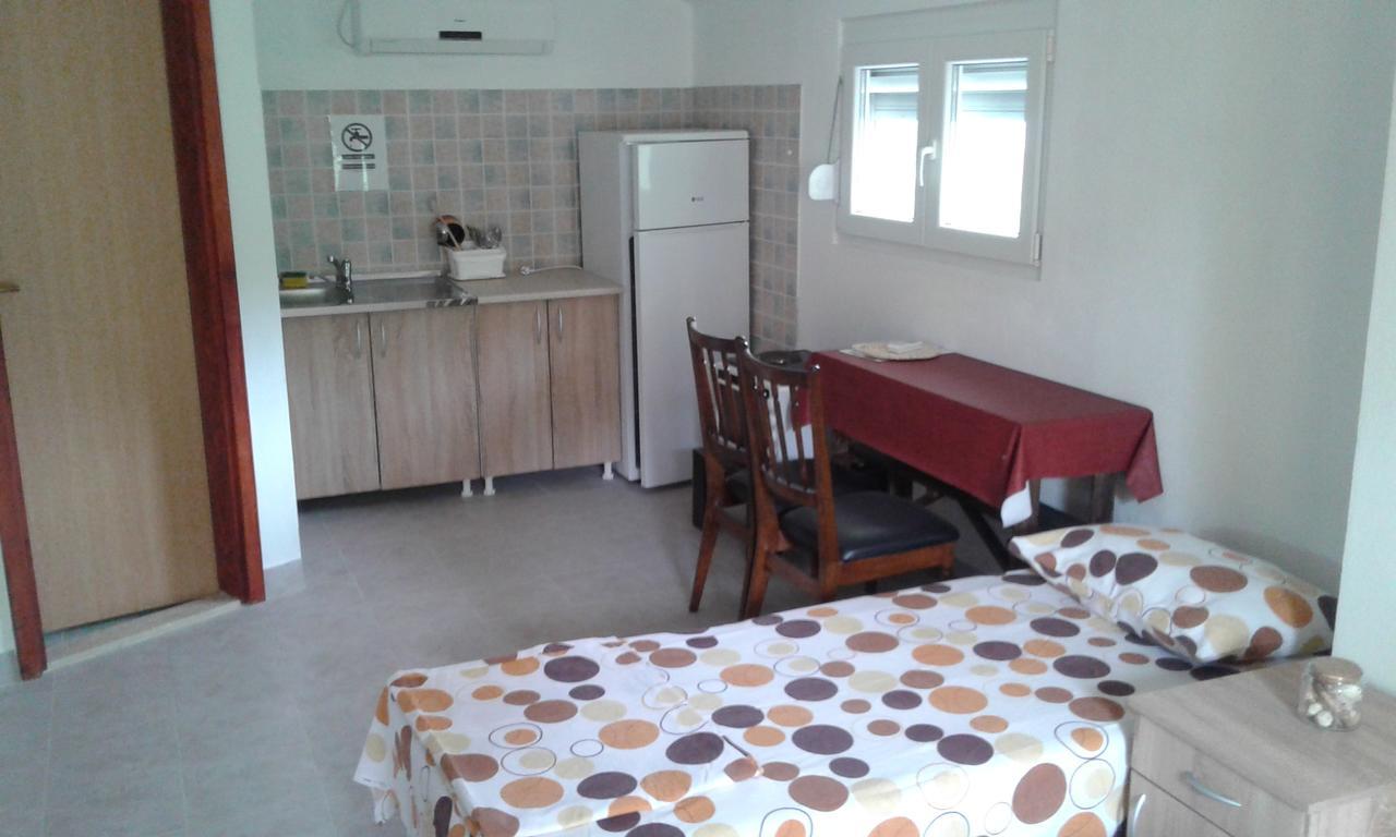 Danijela Apartmani Čanj Buitenkant foto